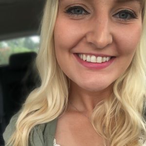 Meet your Posher, Leah